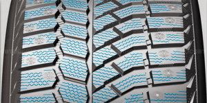 Технология Уникальная особенность Viatti Brina Nordico заключается в огромной количестве зигзагообразных ламелей, расположенных на шашках протектора. 1900-2000 ламелей придают шине оптимальные сцепные свойства на зимней поверхности.